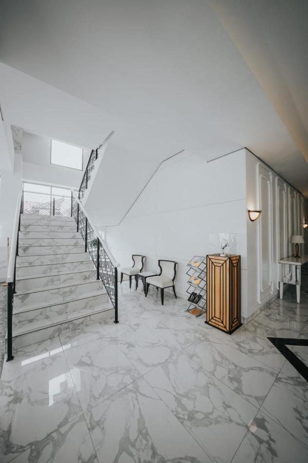 Platinum 1010 Tera View Apartment *